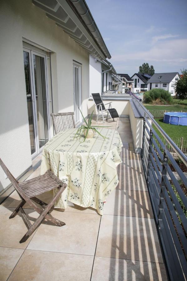 Wunderschoene, Helle 3-Zi-Whg Mit Grossem Balkon Friedrichshafen Luaran gambar